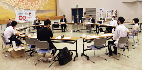 車座トークの様子