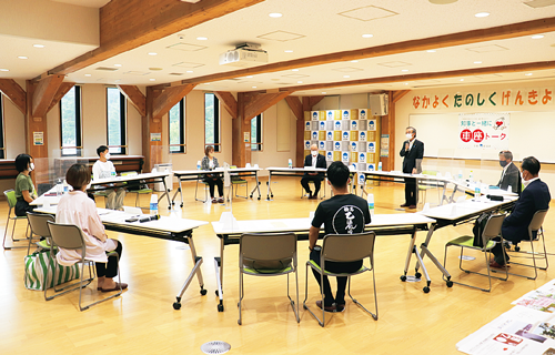 車座トークの様子