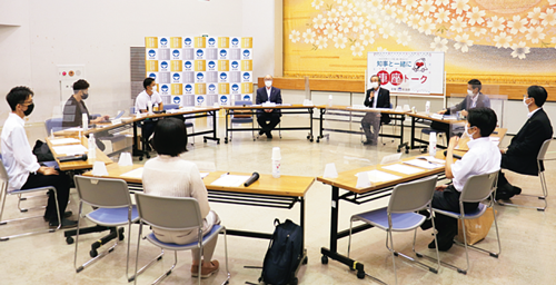 車座トークの様子