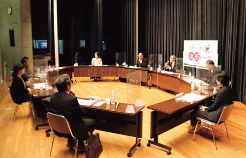 車座トークの様子