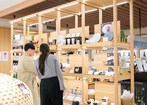 2F ショップ/新潟清酒・THE SAKE Stand