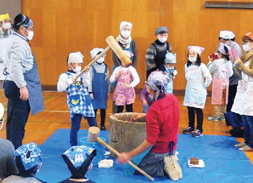 親子で楽しむ体験イベント「自然の家でお正月～おもちつき・正月遊び～」