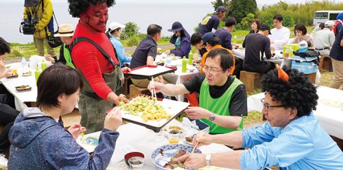 佐渡市・歌見の棚田にて